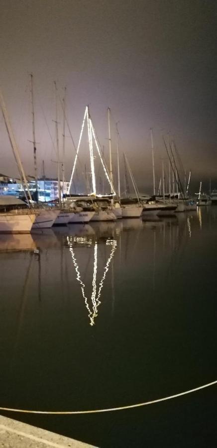 Charmant Appartement A 350M De La Plage Et Du Port Фрежус Екстер'єр фото